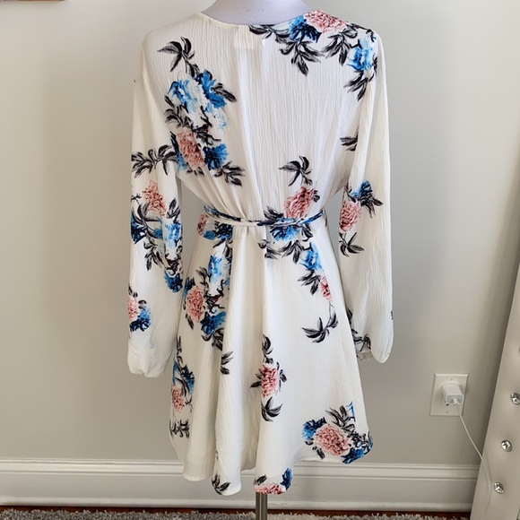 L’ Atiste By Amy Ivory Floral Long Sleeve Wrap Dress - Picture 2 of 7